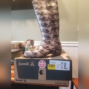 Kamik Tall Rain Boots size 8